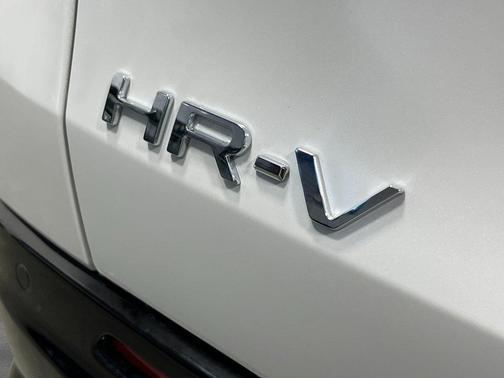 Platinum White Pearl 2027 Honda HR-V EX-L
