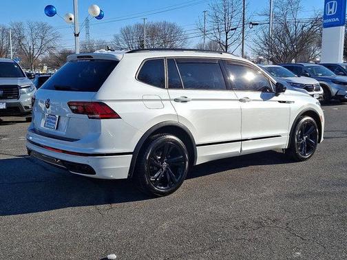 2023 Volkswagen Tiguan 2.0T SE R-Line Black 4MOTION