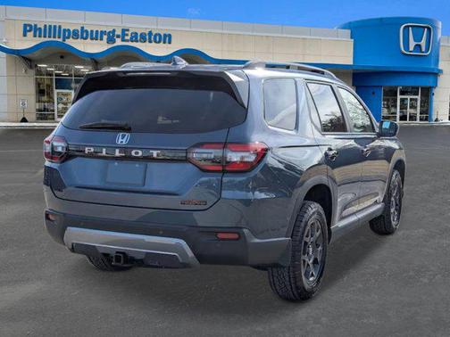 Smoke Blue Pearl 2026 Honda Pilot TrailSport AWD