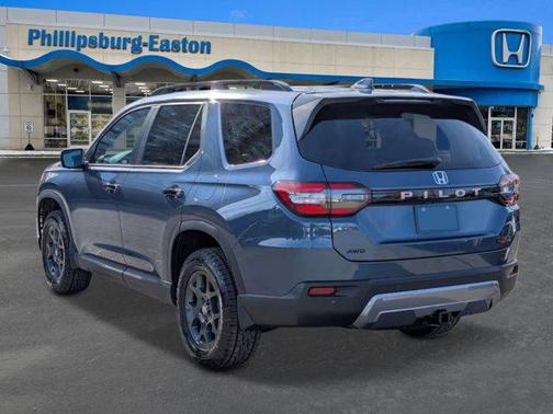 Smoke Blue Pearl 2026 Honda Pilot TrailSport AWD