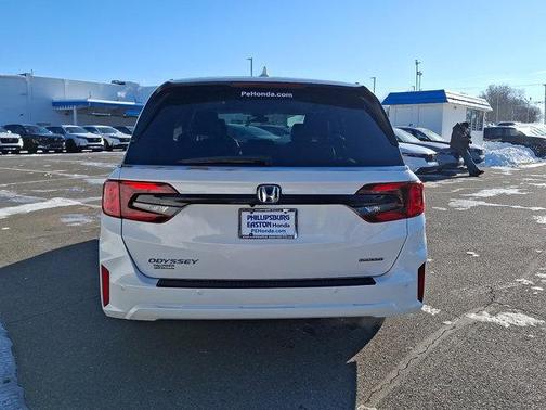 2025 Honda Odyssey Touring Auto