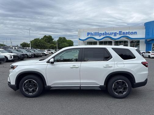 White 2024 Honda Pilot EX-L 8 Passenger AWD