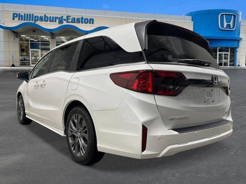 2025 Honda Odyssey Touring Auto