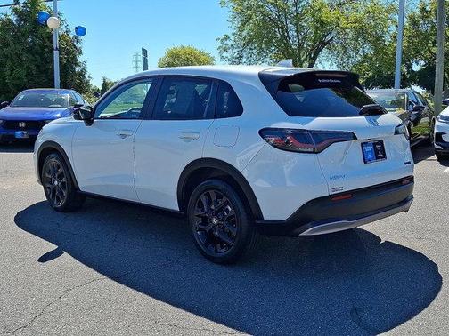 Platinum White Pearl   Wx 2024 Honda HR-V Sport