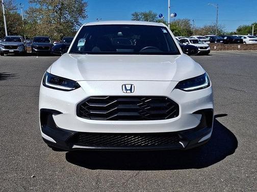 Platinum White Pearl   Wx 2024 Honda HR-V Sport