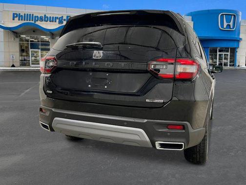 2025 Honda Pilot Touring 8-Passenger