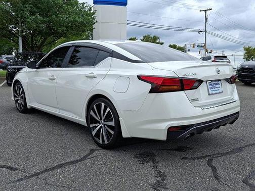 2021 Nissan Altima 2.5 SR Sedan