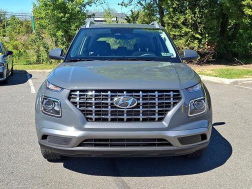 Ecotronic Gray 2024 Hyundai VENUE SEL IVT