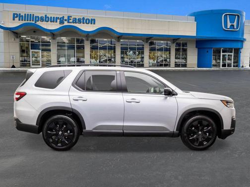 Solar Silver Metallic 2026 Honda Pilot Black Edition AWD