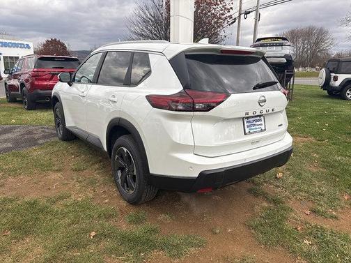 2026 Nissan Rogue SV