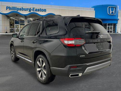 2025 Honda Pilot Touring 8-Passenger