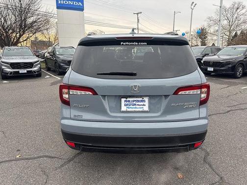 2022 Honda Pilot Black Edition AWD