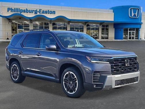 Modern Steel Metallic 2026 Honda Pilot Touring 8-Passenger