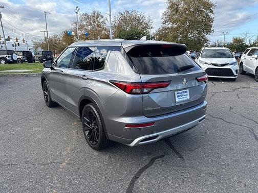 2022 Mitsubishi Outlander SEL FWD