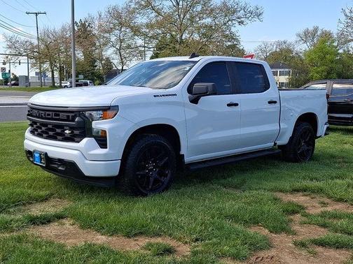 Summit White 2023 Chevrolet Silverado 1500 Custom