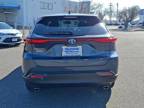 2024 Toyota Venza LE