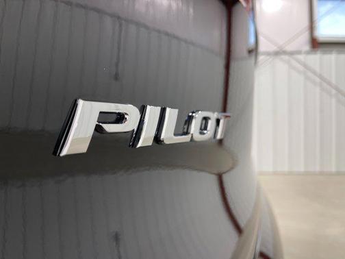 2022 Honda Pilot Touring 8-Passenger