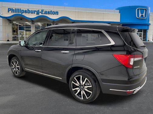 2022 Honda Pilot Touring 8-Passenger