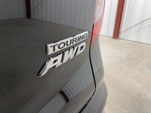 2022 Honda Pilot Touring 8-Passenger