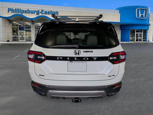 Platinum White Pearl 2026 Honda Pilot Elite AWD