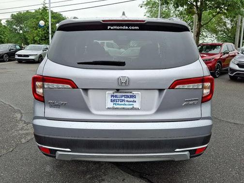 2022 Honda Pilot Touring 8-Passenger