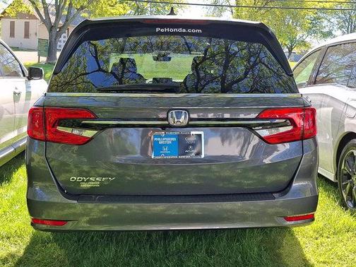 Modern Steel Metallic 2024 Honda Odyssey EX-L Auto