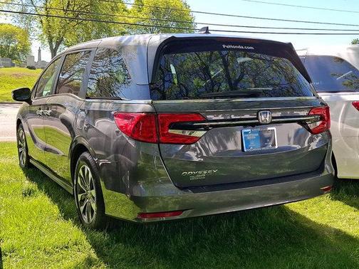 Modern Steel Metallic 2024 Honda Odyssey EX-L Auto