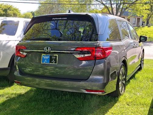 Modern Steel Metallic 2024 Honda Odyssey EX-L Auto