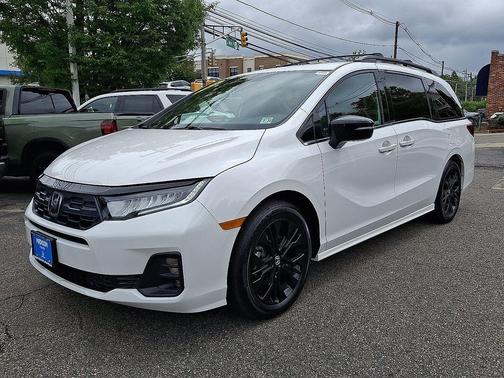White 2026 Honda Odyssey Sport-L Auto