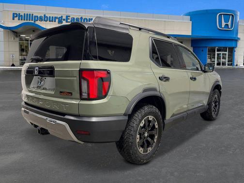 Ash Green Metallic 2026 Honda Passport 150TRLSPTE10SPD79658