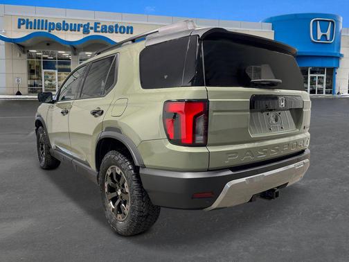 Ash Green Metallic 2026 Honda Passport 150TRLSPTE10SPD79658