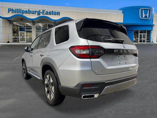 Solar Silver Metallic 2026 Honda Pilot Elite AWD