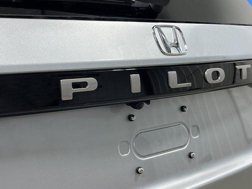 Solar Silver Metallic 2026 Honda Pilot Elite AWD
