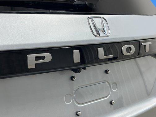 Solar Silver Metallic 2026 Honda Pilot Elite AWD