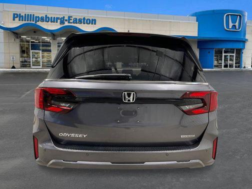 2026 Honda Odyssey Touring Auto