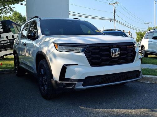 Platinum White Pearl Wx 2023 Honda Pilot TrailSport AWD