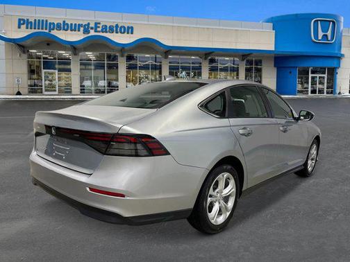 2025 Honda Accord LX 1.5T