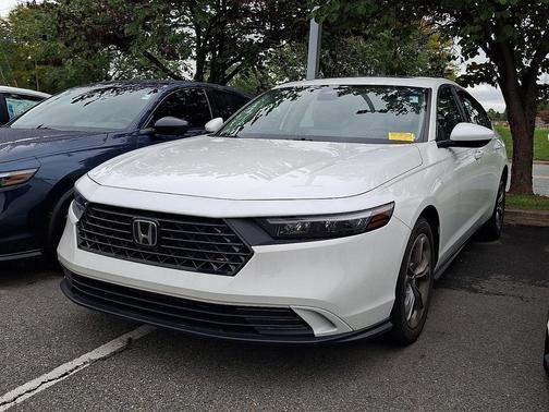 Platinum White Pearl Wx 2024 Honda Accord EX
