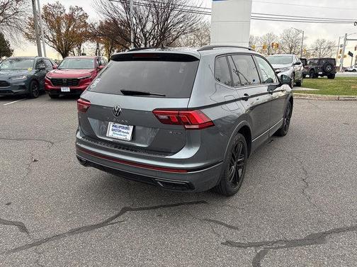2022 Volkswagen Tiguan 2.0T SE R-Line Black 4MOTION