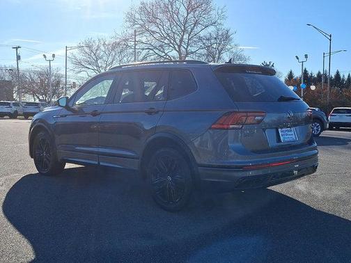 2022 Volkswagen Tiguan 2.0T SE R-Line Black 4MOTION