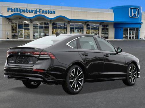 Crystal Black Pearl 2026 Honda Accord Hybrid Touring