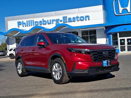 Radiant Red Metallic   Rn 2025 Honda CR-V LX AWD