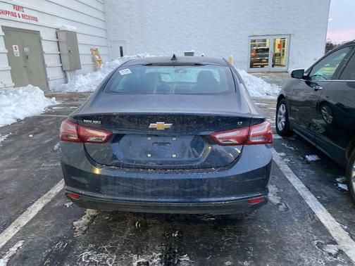 2022 Chevrolet Malibu FWD LT