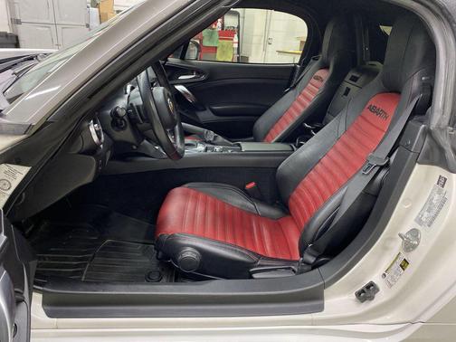 2020 FIAT 124 Spider Base