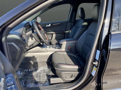 2026 Ford Escape ST-Line Elite