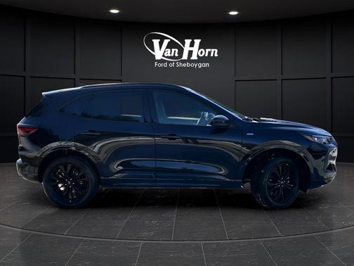 2026 Ford Escape ST-Line Elite