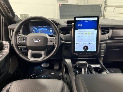 2022 Ford F-150 Lightning LARIAT