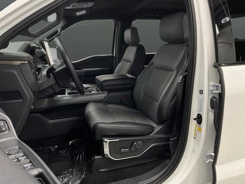 2022 Ford F-150 Lightning LARIAT