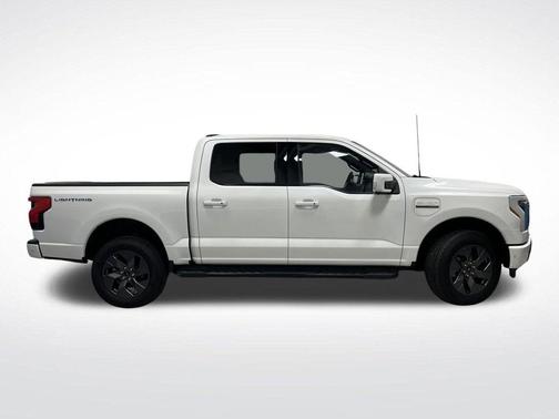 2022 Ford F-150 Lightning LARIAT
