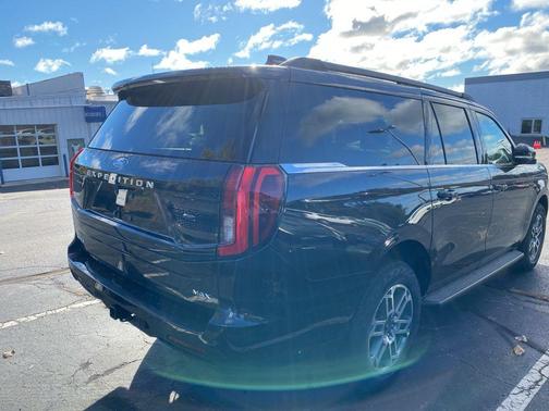 2025 Ford Expedition Max Active 4x4